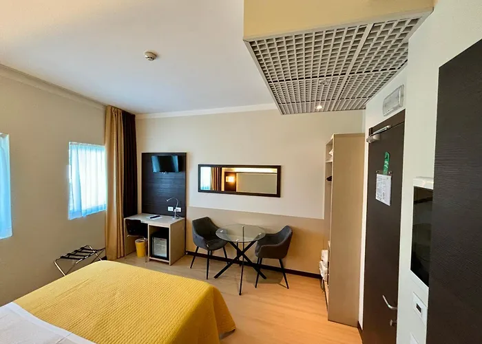 Hotel Alveri